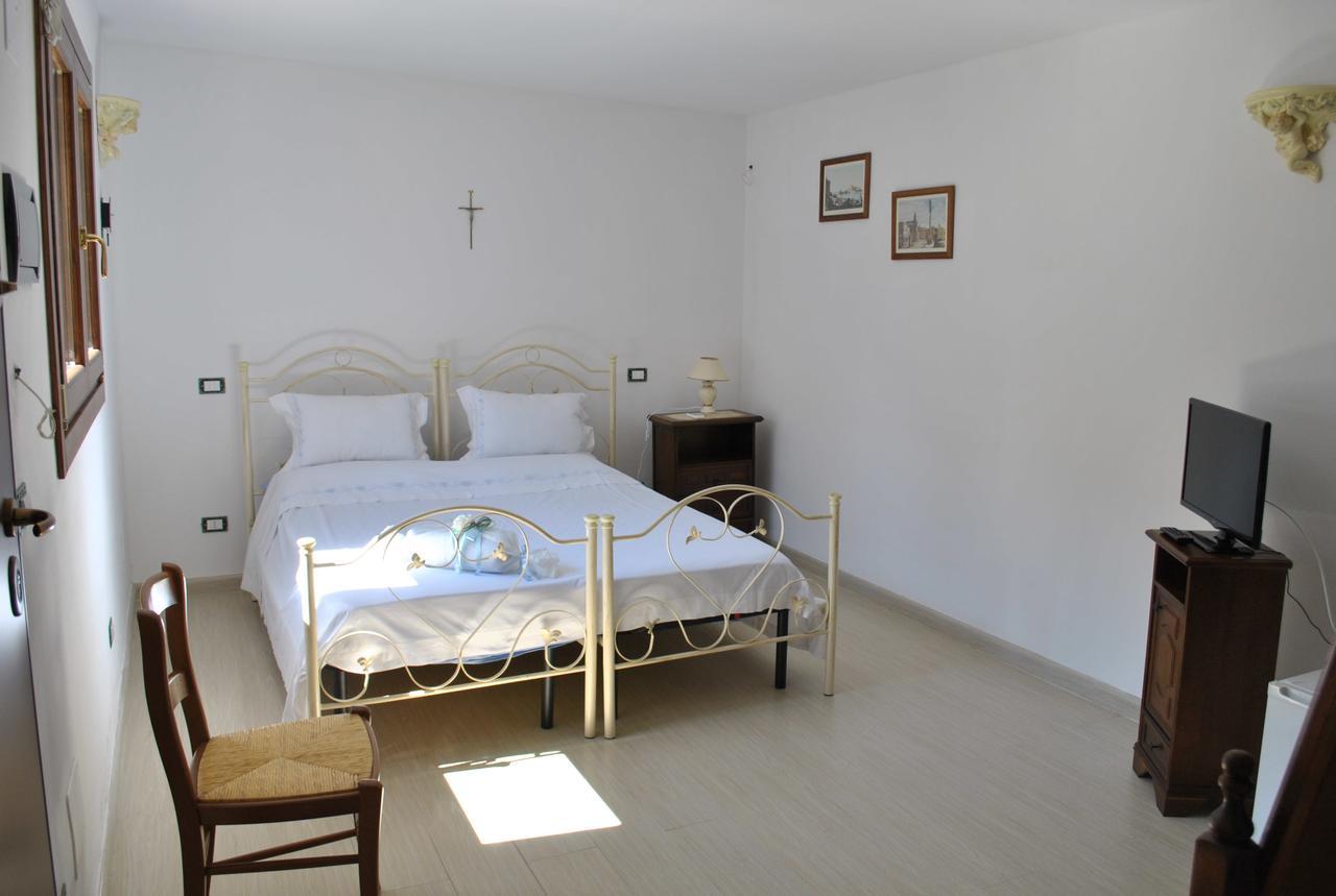 B&B Ginevra Пульсано Екстер'єр фото